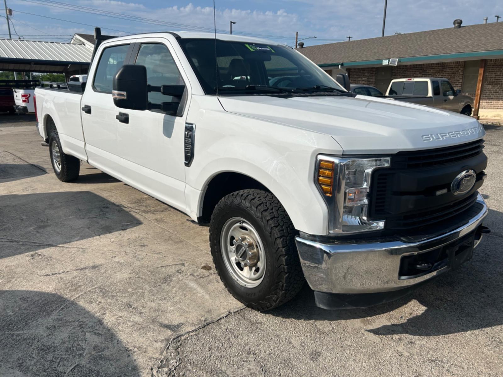 2019 White Ford F-250 SD Lariat Crew Cab Long Bed 2WD (1FT7W2A60KE) with an 6.2L V8 OHV 16V engine, 6A transmission, located at 1687 Business 35 S, New Braunfels, TX, 78130, (830) 625-7159, 29.655487, -98.051491 - Photo #3